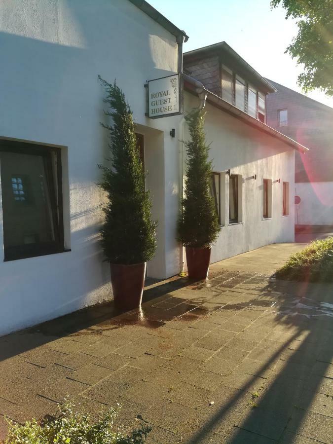 Royal Guest House II Фирзен Екстериор снимка